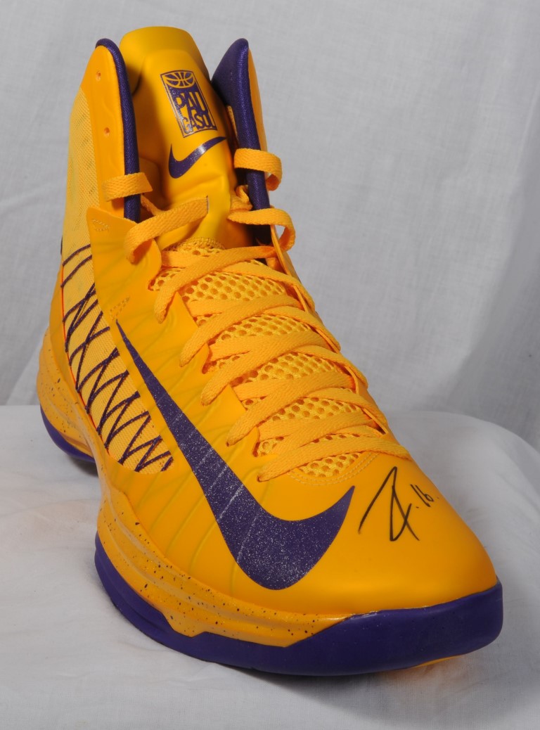 solamente abuela Consulta Philly Jewish Sports Hall of Fame Basketball Shoes Worn by Pau Gasol